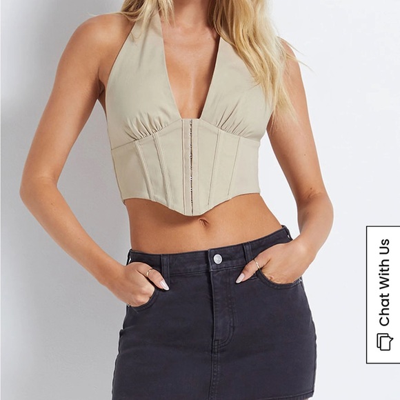 Hook-And-Eye Halter Top - Picture 3 of 5